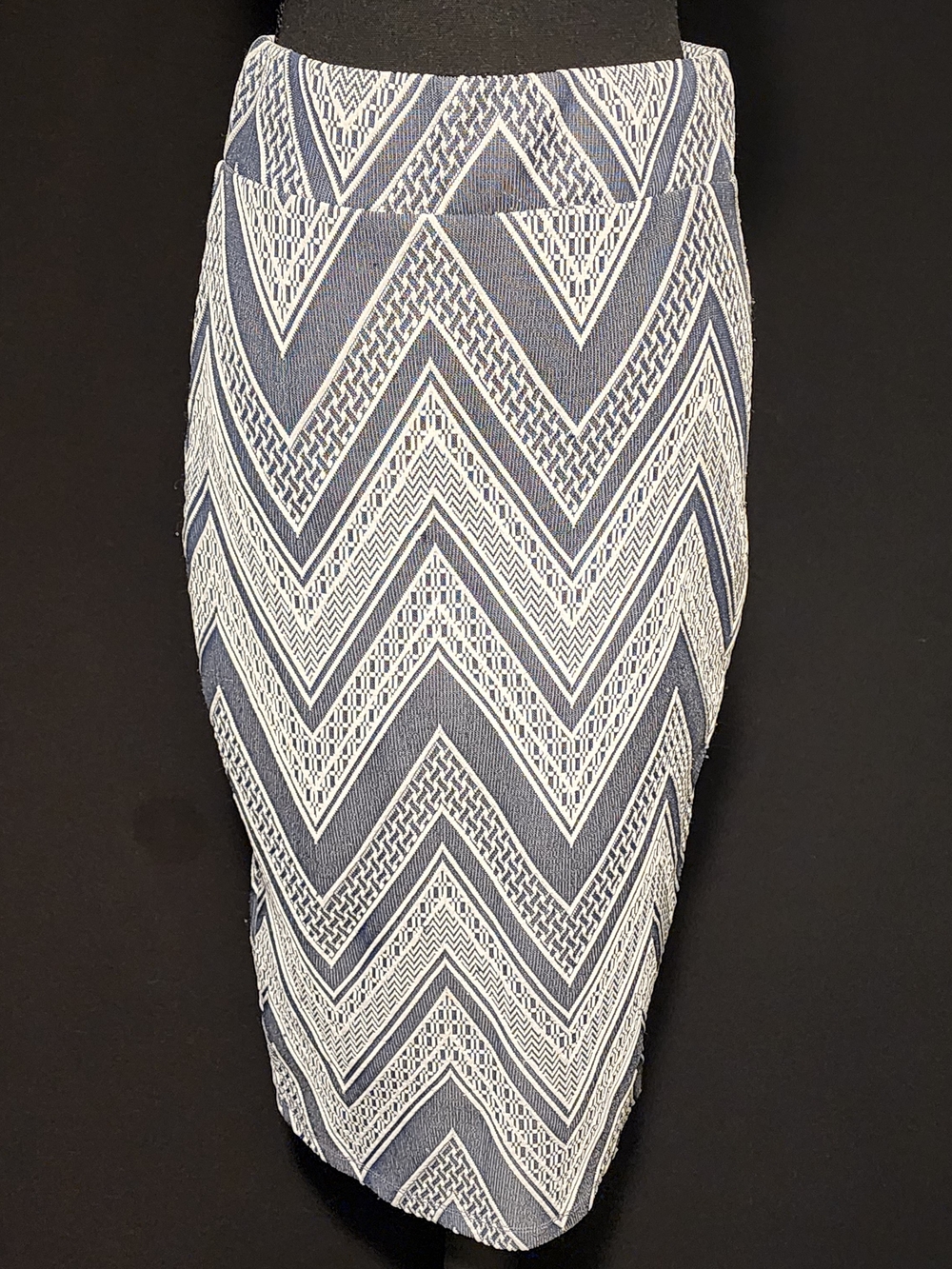 Olivia Blu Geometric Chevron Pencil Skirt Women’s M Blue Ivory Stretch
